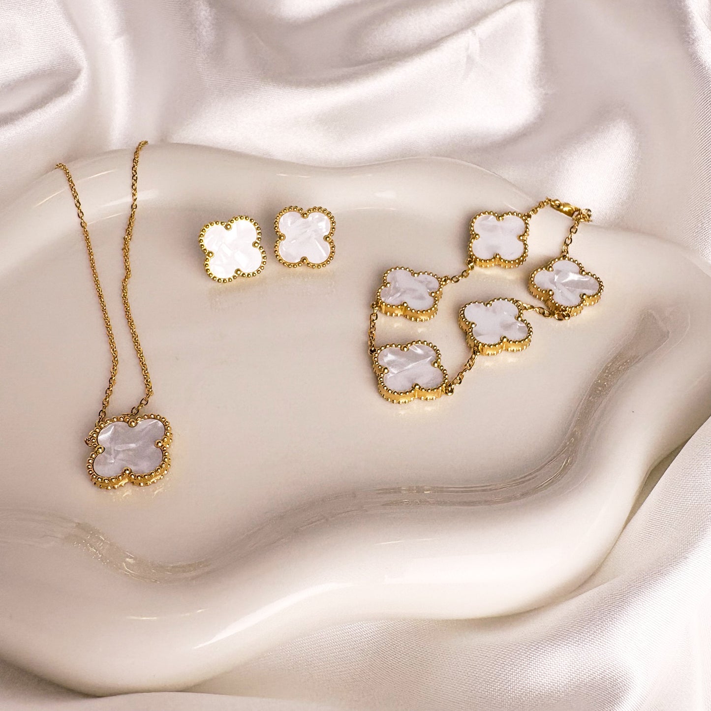 Clover Bracelet, Necklace & Earrings Set