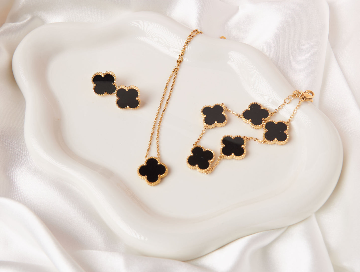 Clover  Bracelet, Necklace & Earrings Set